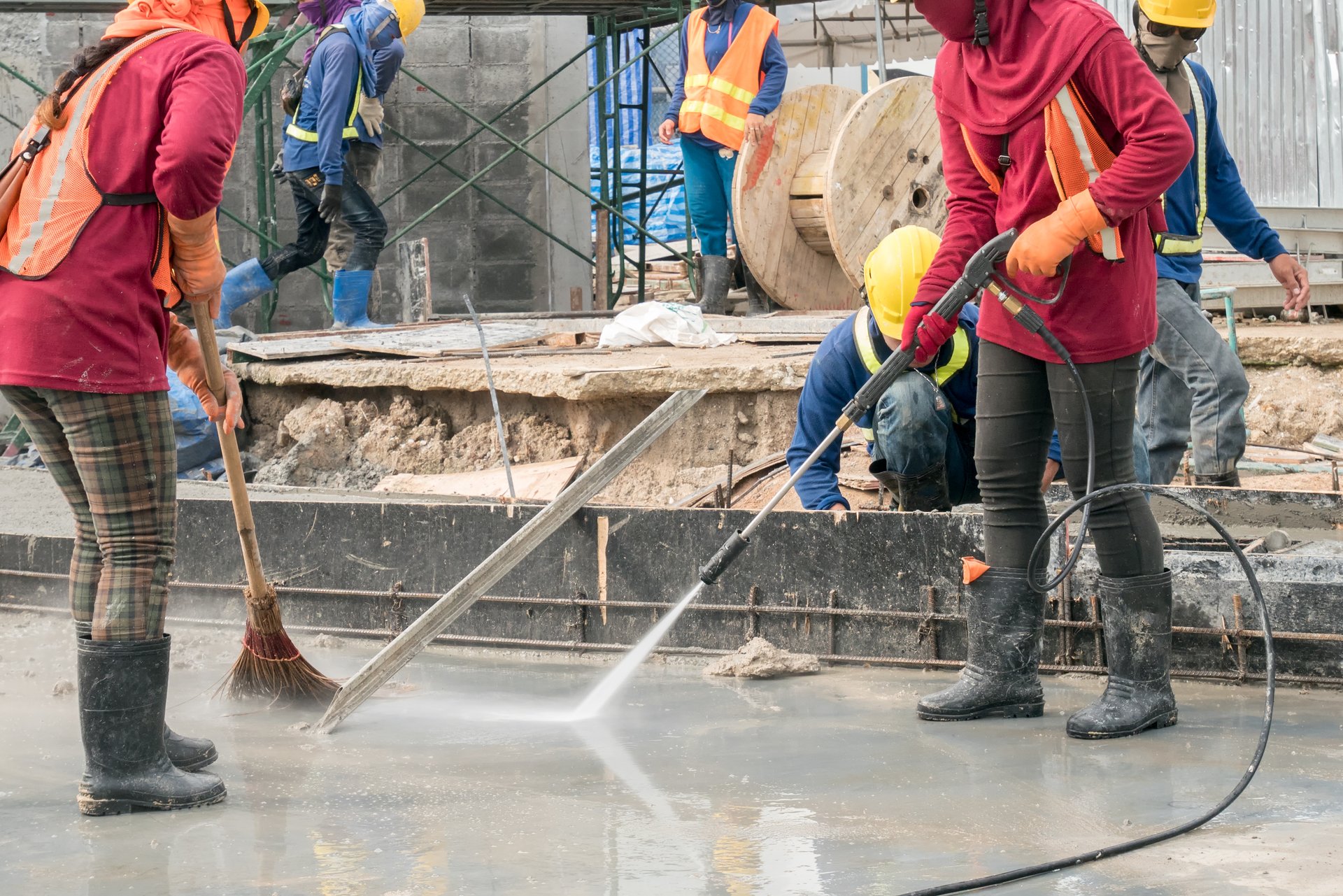 Pulizie di fine cantiere e sgrossature civili professionali Impresa di pulizie in un cantiere edile